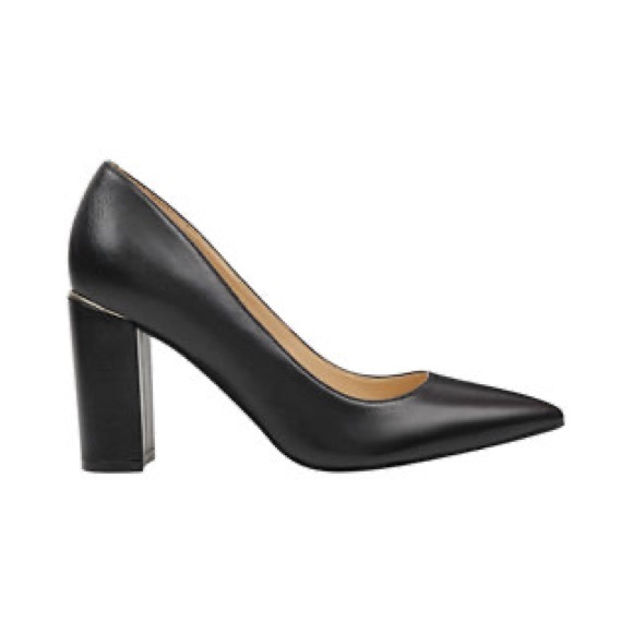 Marc Fisher
Viviene Pumps - Picture 2 of 5
